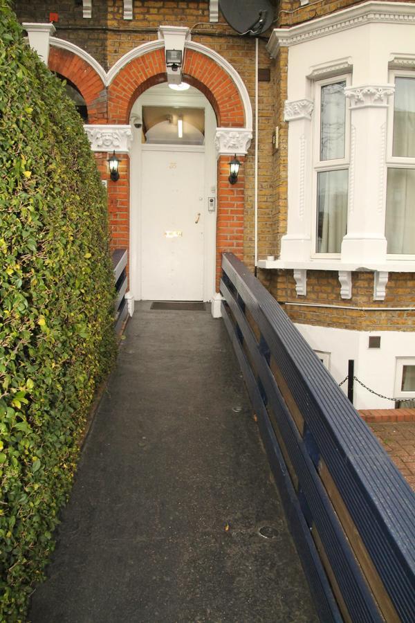 London Olympus Hotel Nirvana Eksteriør billede
